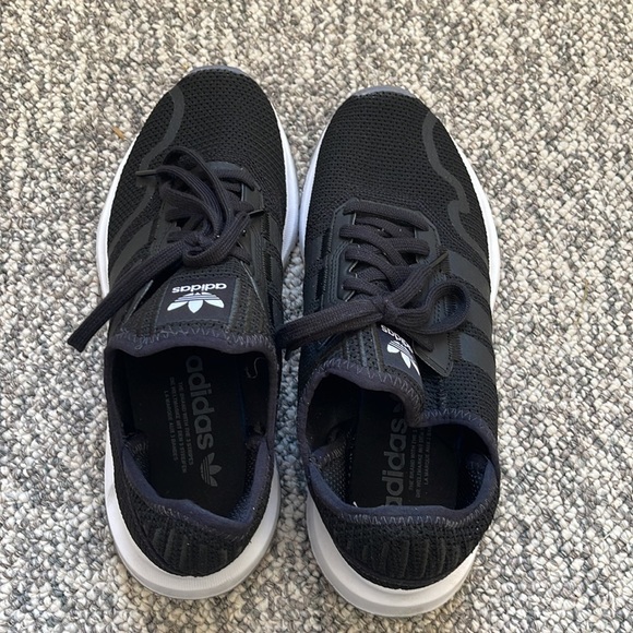 Women’s Adidas black and white sneakers-Size 7.5 - Picture 3 of 4